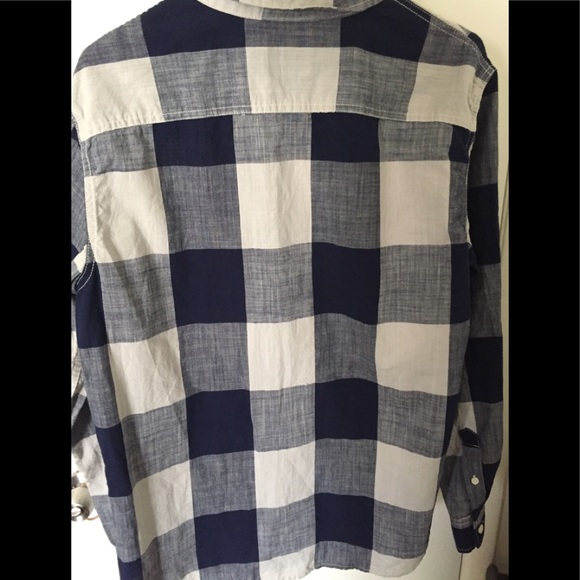 Stylish Blue & white casual button up - Picture 2 of 2
